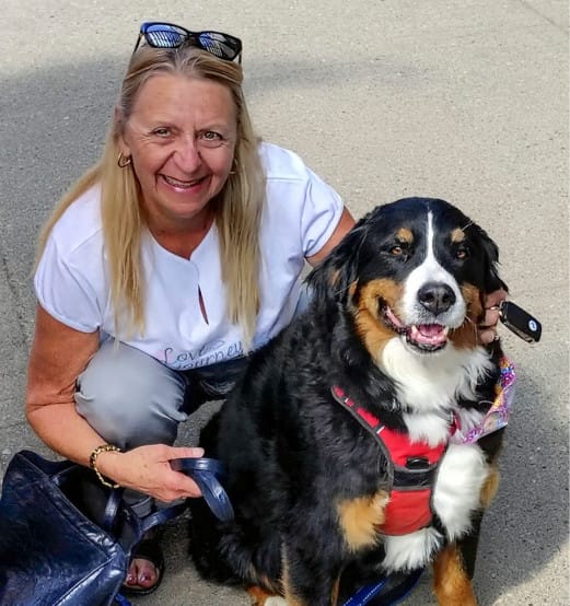 Picture of Roxanne Wheaton with a Dog